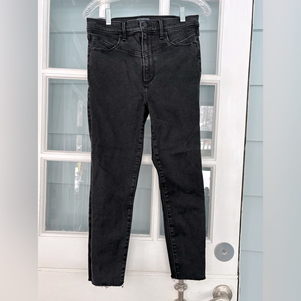 Abercrombie & Fitch ultra High Rise Super Skinny Ankle Jeans. size 8.